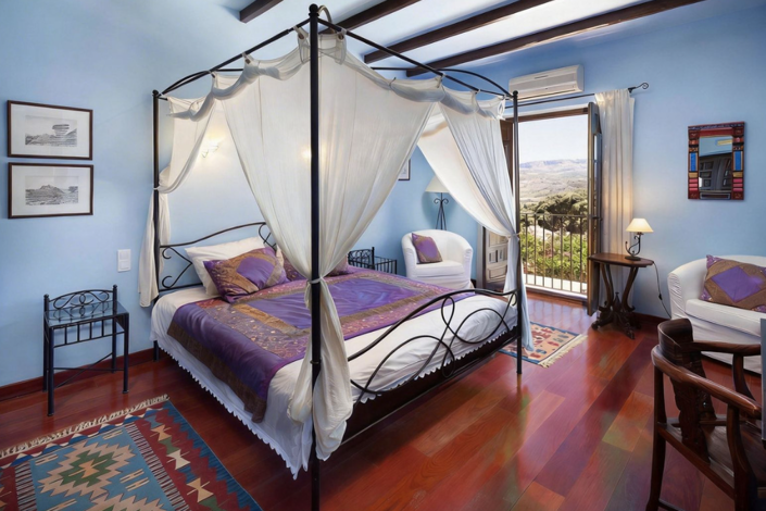 Image No.33-13 Bed Villa for sale
