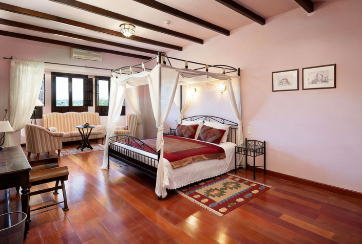 Image No.35-13 Bed Villa for sale