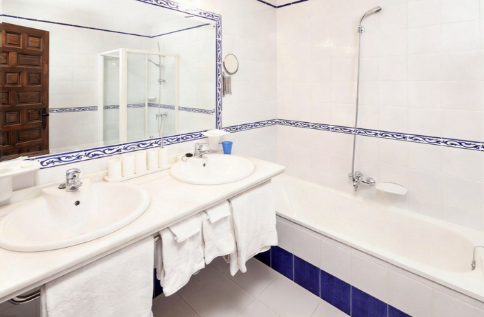 Image No.36-13 Bed Villa for sale