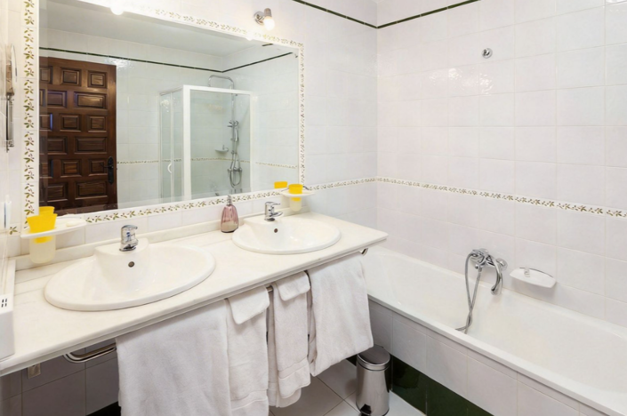 Image No.38-13 Bed Villa for sale