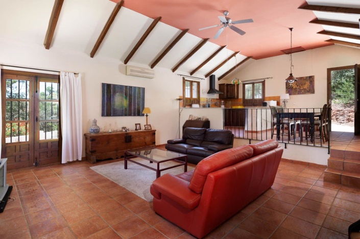 Image No.46-13 Bed Villa for sale