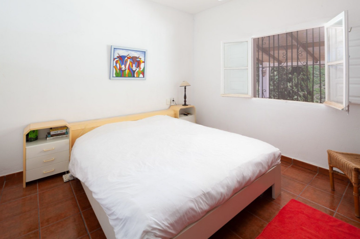 Image No.47-13 Bed Villa for sale