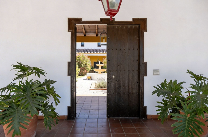 Image No.5-13 Bed Villa for sale