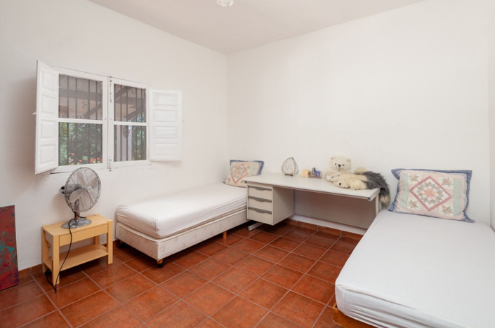Image No.50-13 Bed Villa for sale