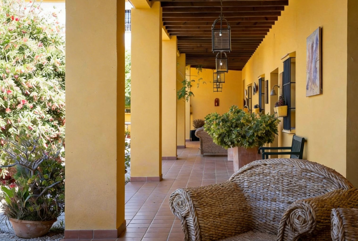 Image No.9-13 Bed Villa for sale