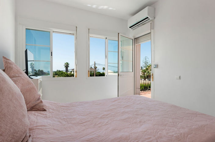 Image No.10-4 Bed Villa for sale