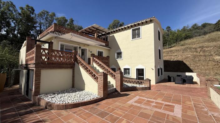 Image No.3-4 Bed Villa for sale