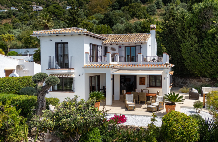 Image No.2-4 Bed Villa for sale