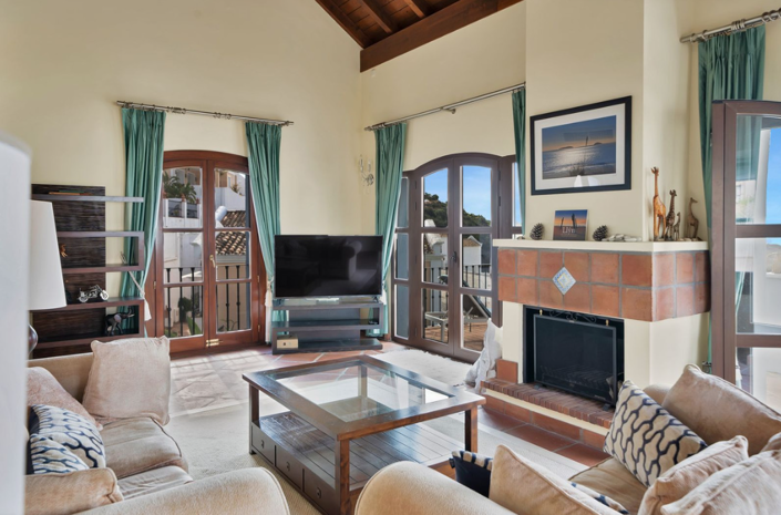 Image No.10-3 Bed Villa for sale