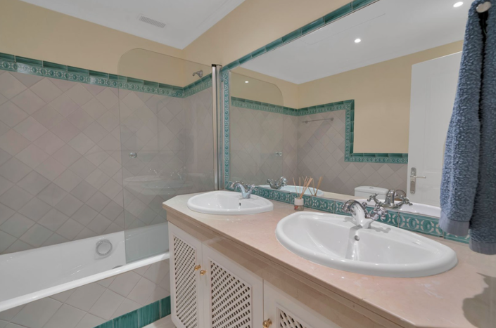 Image No.23-3 Bed Villa for sale