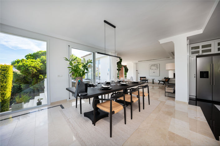 Image No.4-4 Bed Villa for sale