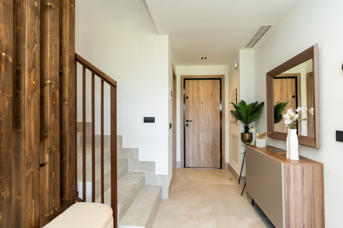 Image No.12-3 Bed Townhouse for sale
