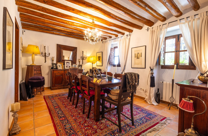 Image No.5-8 Bed Villa for sale