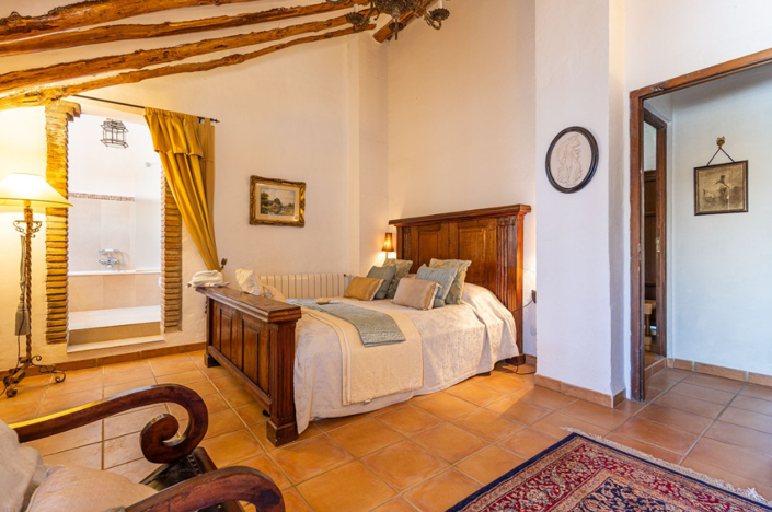 Image No.7-8 Bed Villa for sale
