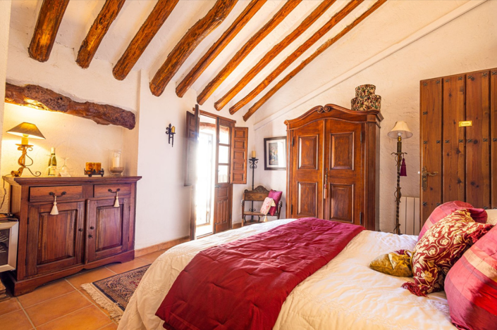 Image No.9-8 Bed Villa for sale