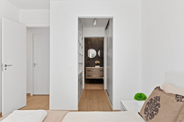 Image No.17-2 Bed Townhouse for sale