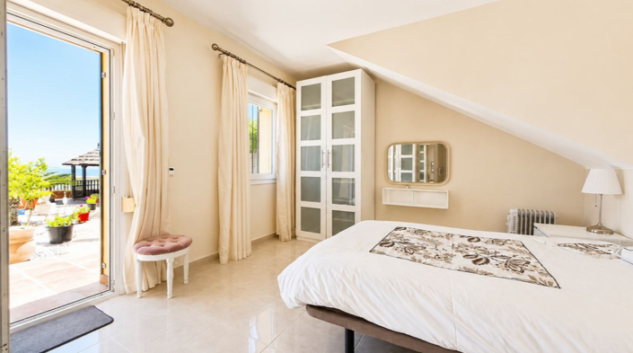 Image No.38-5 Bed Villa for sale