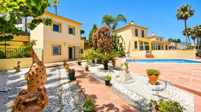 Image No.5-5 Bed Villa for sale