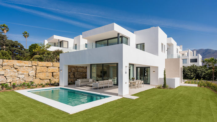 Image No.2-5 Bed Villa for sale