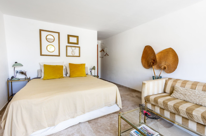 Image No.18-10 Bed Villa for sale