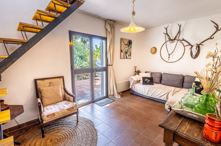 Image No.20-10 Bed Villa for sale