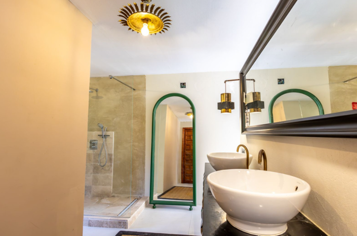 Image No.29-10 Bed Villa for sale