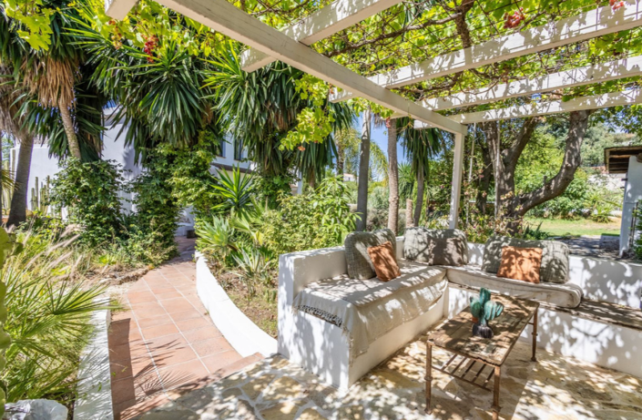 Image No.3-10 Bed Villa for sale