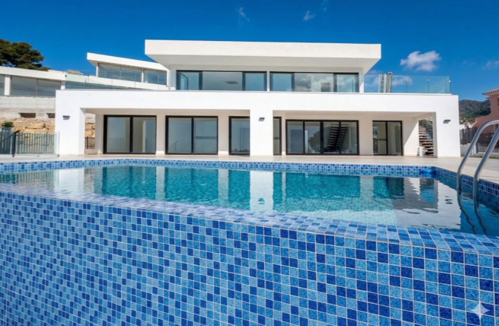 Image No.2-4 Bed Villa for sale