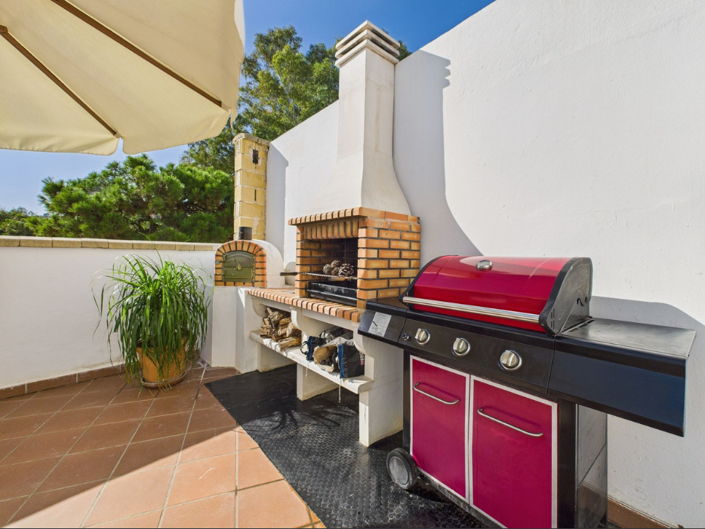 Image No.5-Villa de 4 chambres à vendre à Estepona