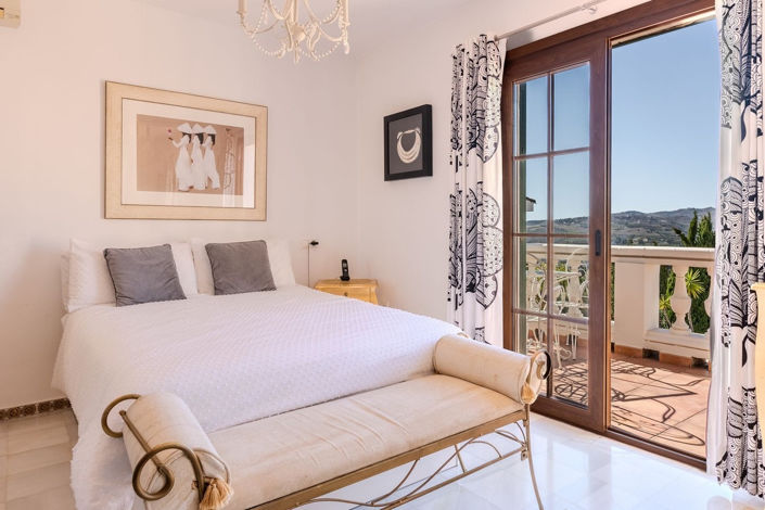 Image No.3-3 Bed Villa for sale