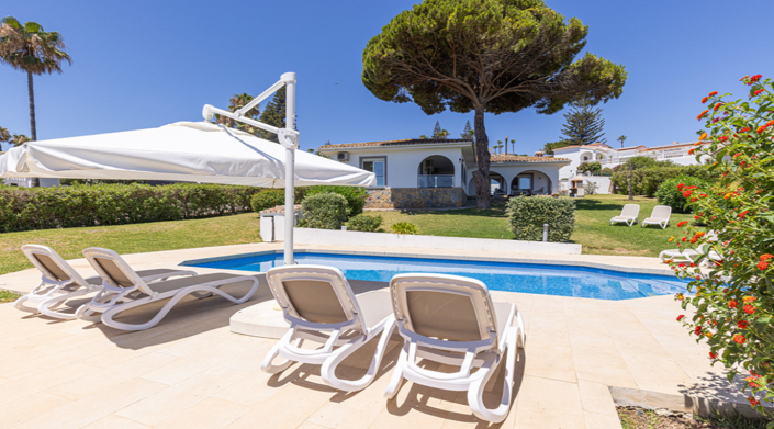 Image No.4-Villa de 4 chambres à vendre à Estepona