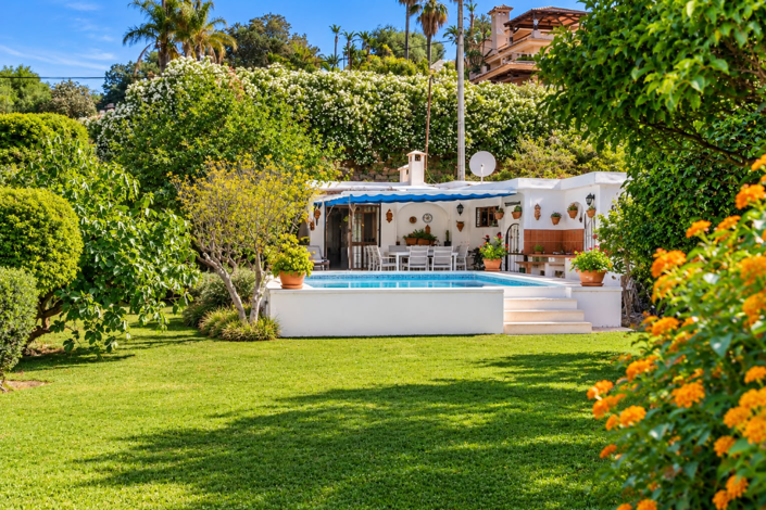 Image No.3-Villa de 2 chambres à vendre à Estepona