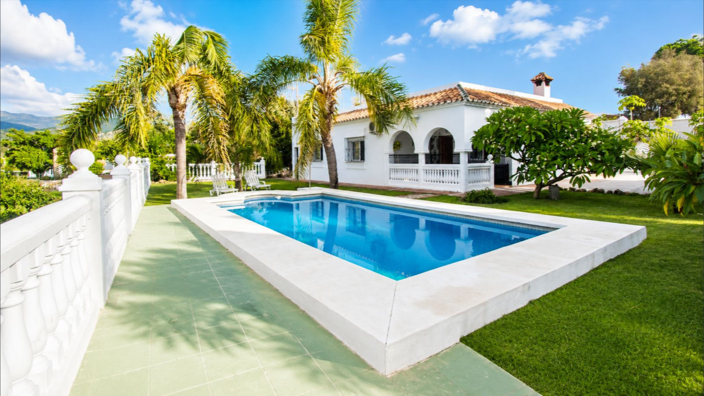 Image No.2-Villa de 3 chambres à vendre à Estepona