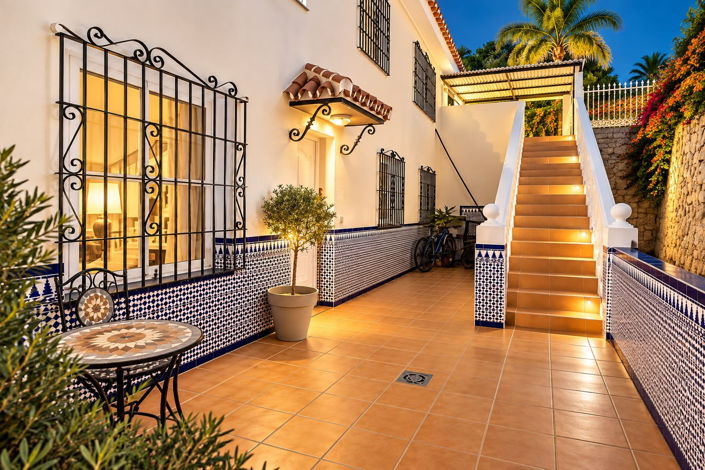 Image No.6-9 Bed Villa for sale