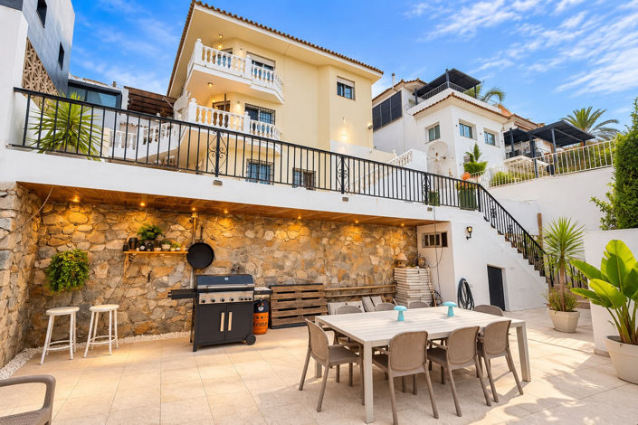 Image No.4-9 Bed Villa for sale