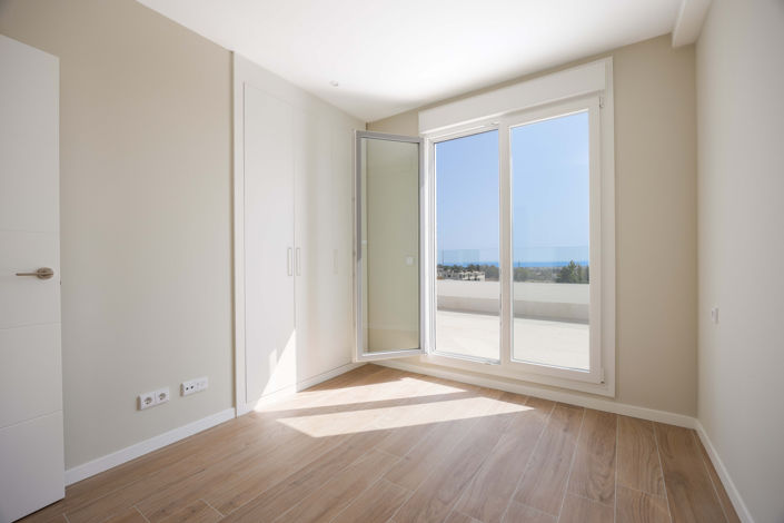 Image No.10-4 Bed Penthouse for sale