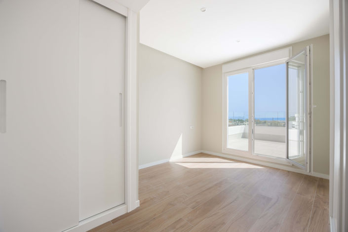 Image No.18-4 Bed Penthouse for sale