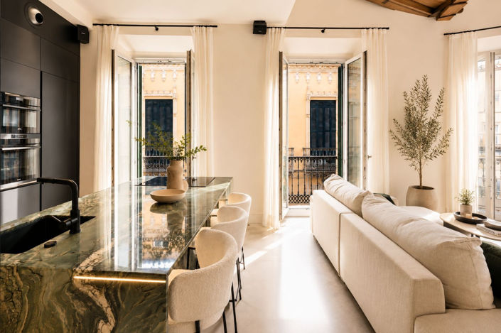 Image No.10-4 Bed Apartment for sale