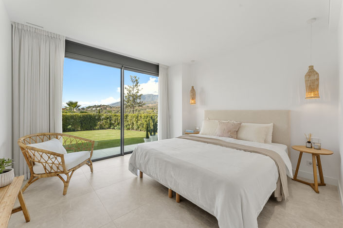 Image No.10-4 Bed Property for sale