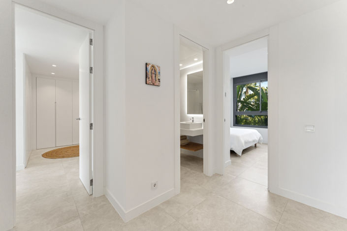 Image No.11-4 Bed Property for sale