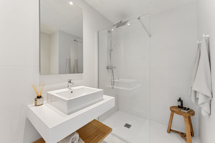 Image No.15-4 Bed Property for sale