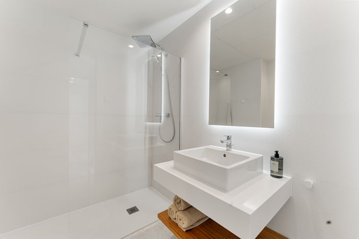 Image No.17-4 Bed Property for sale