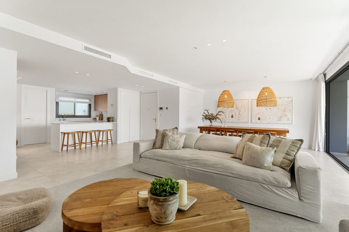 Image No.4-4 Bed Property for sale