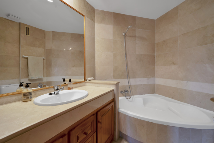 Image No.27-2 Bed Apartment for sale