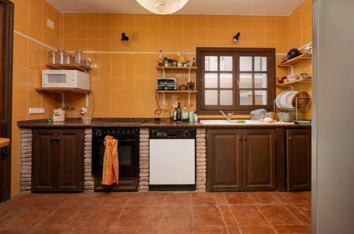 Image No.19-6 Bed Villa for sale