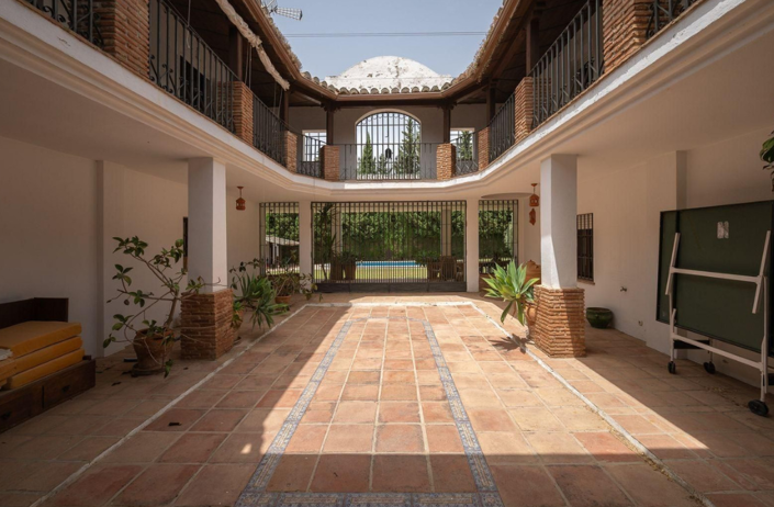 Image No.23-6 Bed Villa for sale