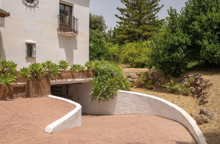 Image No.8-6 Bed Villa for sale