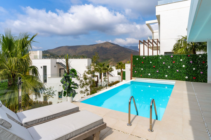 Image No.2-4 Bed Villa for sale