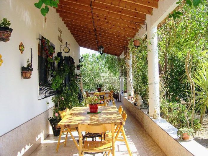 Image No.1-4 Bed Property for sale