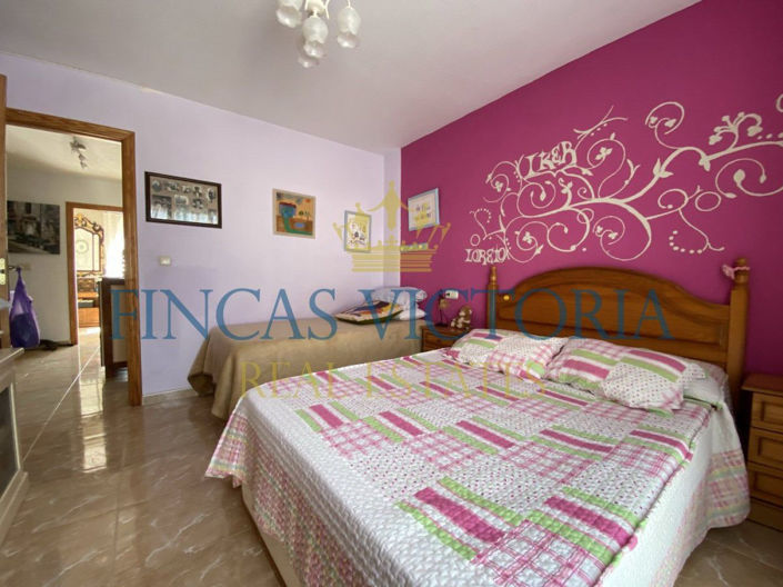 Image No.28-7 Bed Property for sale